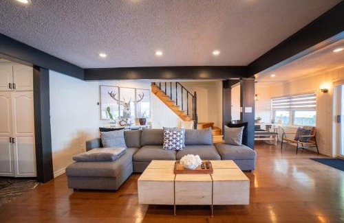 Algonquin Highlands Casa | Halls Lake Resort Luxury Cottage
