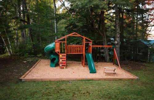 Algonquin Highlands Casa | Halls Lake Resort Luxury Cottage