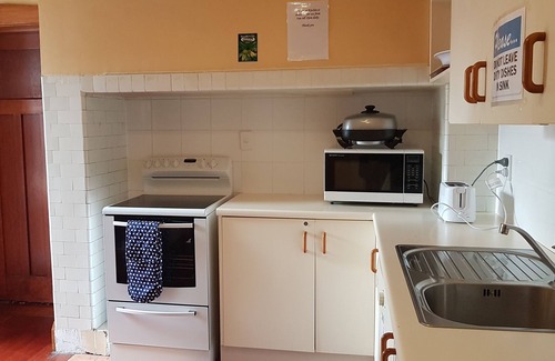 Te Aro Hotel | Halswell Lodge - Motel