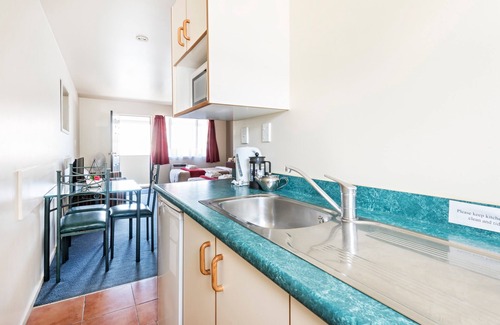 Te Aro Hotel | Halswell Lodge - Motel