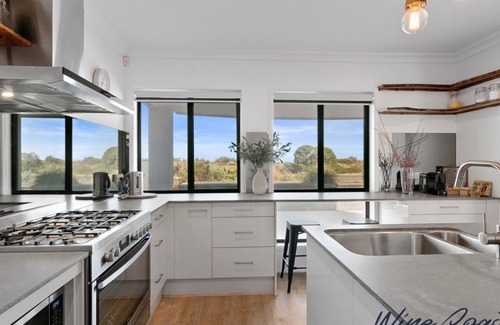 Seaford Casa | HaltandHide by Wine Coast Holiday Rentals