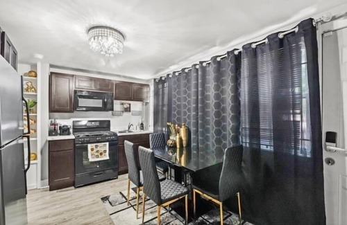 Bronzeville Casa | Hamaline Luxury - Guest House