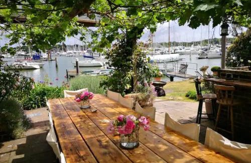 Bursledon Casa | Hamble Riverside Cottage