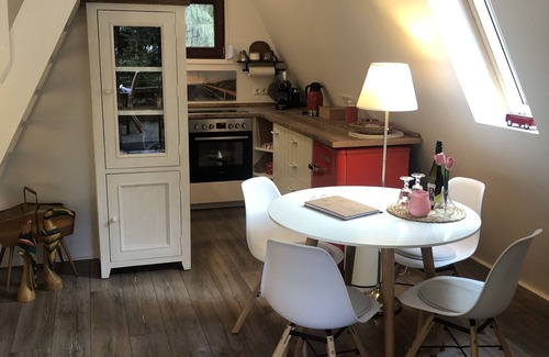 Ovelgoenne Cabina | Hambuehren, Celle Märchenwaldhaus Drosselbart, Nurdachhaus Waldgrundstück