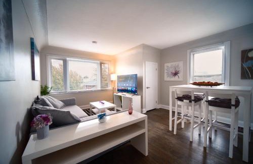 Hamilton Apartamento | Hamilton Chic Retreat - Comfy Beds - Garden - Pool