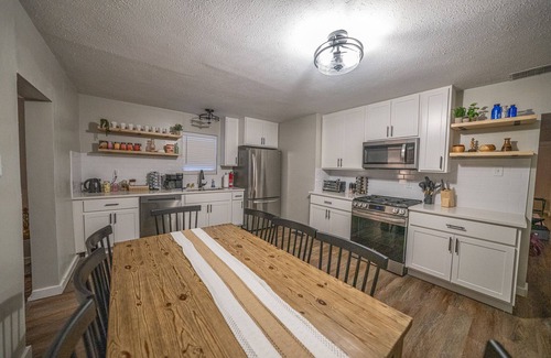 Fortville Casa | Hamilton Hideaway