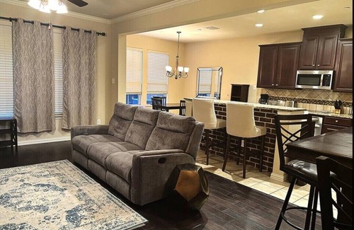 Lewisville Casa | Hamilton Home in Lewisville