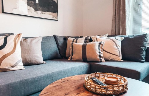 Pentrebach Casa | Hamilton House by Solace Stays