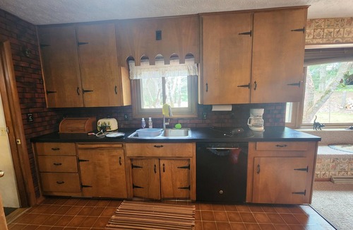 Uniontown Casa | Hamilton's Hideaway, 3 Bdrm, 15 miles from HOF, Amazing 70s Retro Home, AC