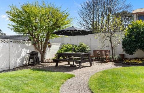 Hamilton Villa | Hamilton Summer Treat- 4 Bedroom with pool