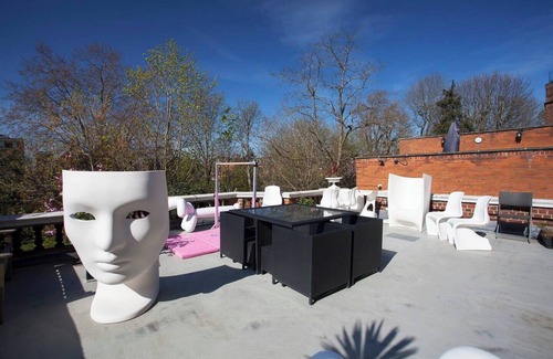 Frognal and Fitzjohns Casa | Hampstead Summer Time Garden Apartment