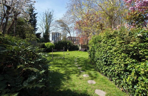 Frognal and Fitzjohns Casa | Hampstead Summer Time Garden Apartment