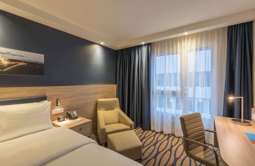 Frankfurt Airport Area Hotel | Hampton by Hilton Frankfurt Airport