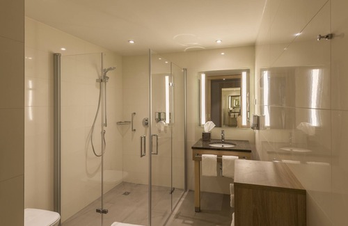 Frankfurt Airport Area Hotel | Hampton by Hilton Frankfurt Airport