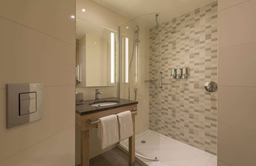 Frankfurt Airport Area Hotel | Hampton by Hilton Frankfurt Airport