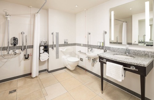 Gatwick Hotel | Hampton by Hilton London Gatwick Airport