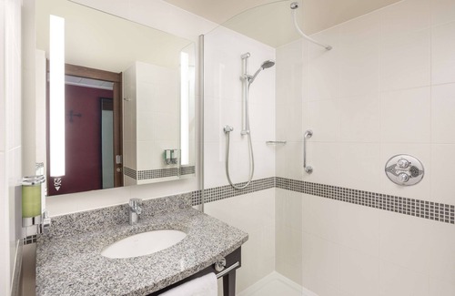 Gatwick Hotel | Hampton by Hilton London Gatwick Airport