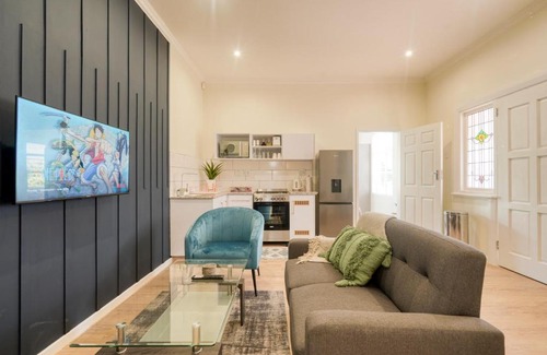 Windermere Apartamento | Hampton Collection Modern 1 or 2 Bedroom Apartment with Pool