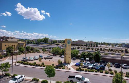 Altura Addition Hotel | Hampton Inn Albuquerque - University/Midtown