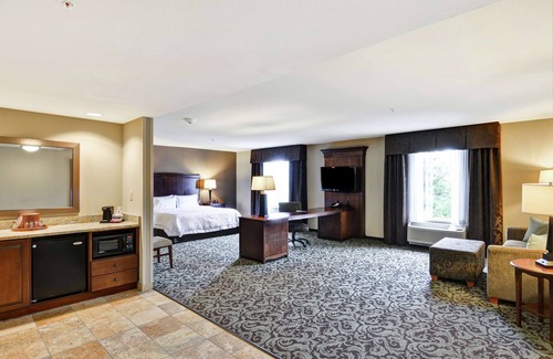 New Hartford Hotel | Hampton Inn and Suites New Hartford/Utica