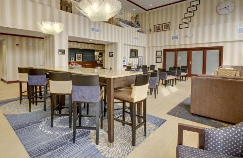 Alexandria Hotel | Hampton Inn and Suites Alexandria