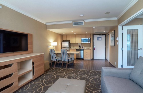 Central Hotel | Hampton Inn and Suites by Hilton, Downtown Vancouver