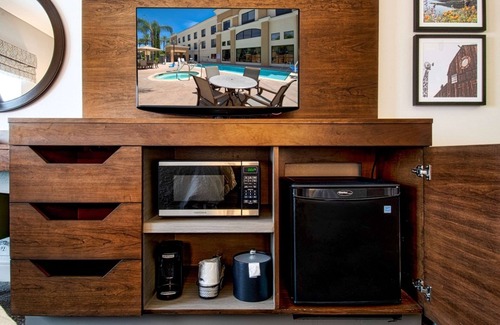 Hemet Hotel | Hampton Inn And Suites Hemet