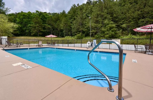 Pisgah Forest Hotel | Hampton Inn Brevard