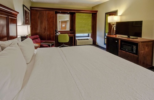 Matthews Hotel | Hampton Inn by Hilton Charlotte/Matthews