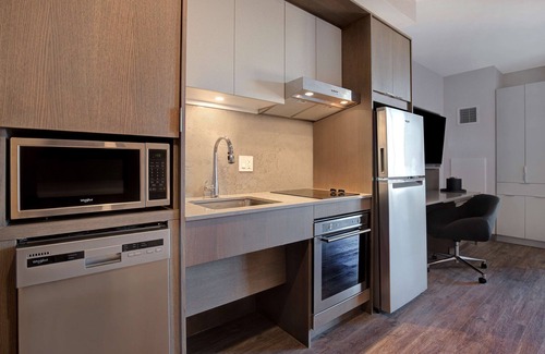 Chinatown Hotel | Hampton Inn by Hilton Montreal Downtown
