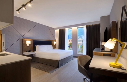 Chinatown Hotel | Hampton Inn by Hilton Montreal Downtown