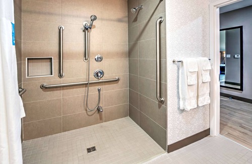 Ottawa Division Hotel | Hampton Inn by Hilton Ottawa