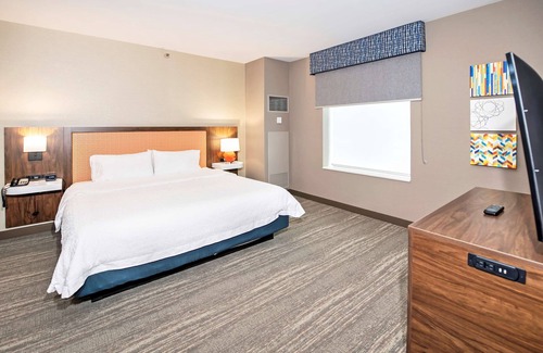 Ottawa Division Hotel | Hampton Inn by Hilton Ottawa