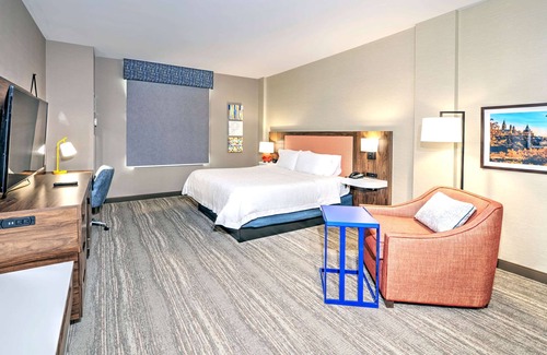 Ottawa Division Hotel | Hampton Inn by Hilton Ottawa