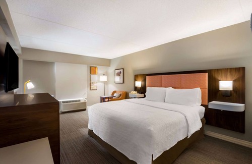 Willow Grove Hotel | Hampton Inn by Hilton Philadelphia / Willow Grove