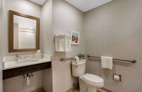 Willow Grove Hotel | Hampton Inn by Hilton Philadelphia / Willow Grove