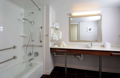 Cornelius Hotel | Hampton Inn Charlotte North / Lake Norman