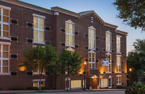 The Vista Hotel | Hampton Inn Columbia-Downtown Historic District