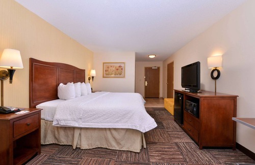 Elkhart Hotel | Hampton Inn Elkhart IN