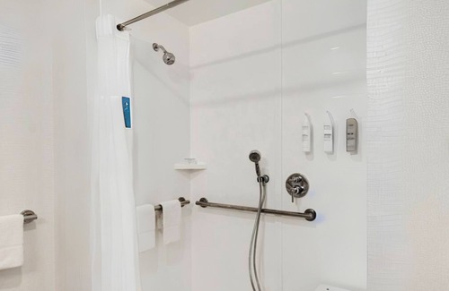 Fort Myers River District Hotel | Hampton Inn Fort Myers Downtown