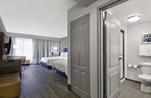 River Oaks Hotel | Hampton Inn Ft. Lauderdale Airport North Cruise Port