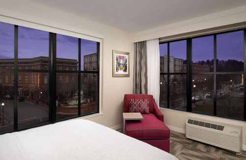 Huntsville Hotel | Hampton Inn Huntsville/Village of Providence