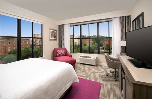 Huntsville Hotel | Hampton Inn Huntsville/Village of Providence