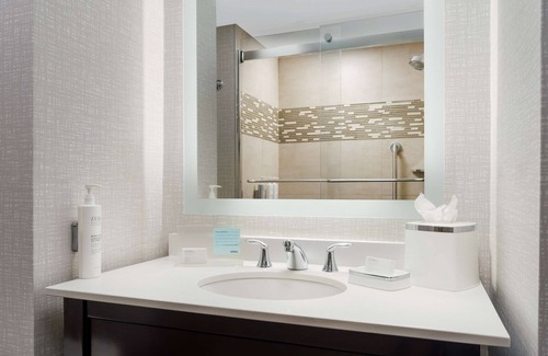 Theater District Hotel | Hampton Inn Manhattan/Times Square Central