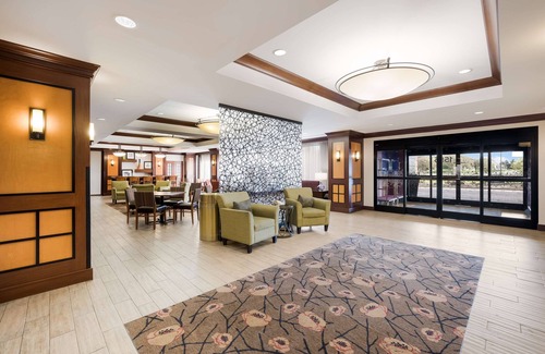 McHenry Hotel | Hampton Inn McHenry