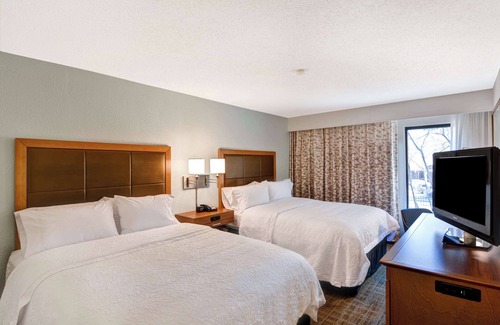 East Memphis Hotel | Hampton Inn Memphis-Poplar