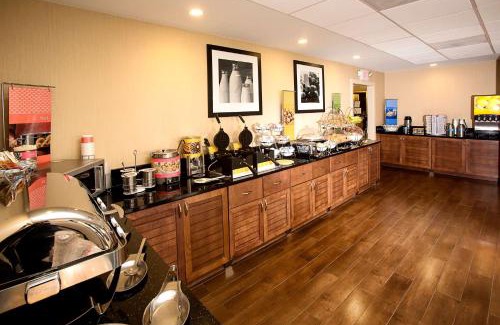 Morehead City Hotel | Hampton Inn Morehead City