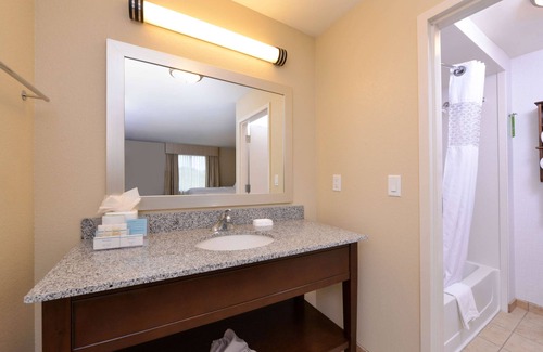 Aksarben - Elmwood Park Hotel | Hampton Inn Omaha Midtown-Aksarben Area