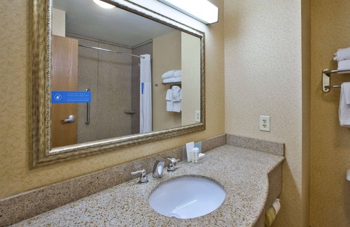 Monaca Hotel | Hampton Inn Pittsburgh Area Beaver Valley CenterTownship