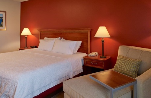South Portland Hotel | Hampton Inn Portland Airport